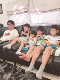 原口めぐみ『男子５人並んで』