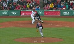 球場がどよめいた… 一体、何が起こった！？ セットポジションから投げると思ったらクルッと一回転　“痛恨の回転ボーク”が起きた瞬間 「えっw」「毎日ボークあるな」