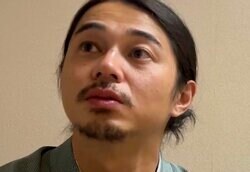 東出昌大、11歳年下妻との交際スタート日を振り返る「ロケ中に電話で…」