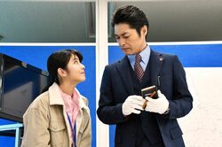 浜辺美波＆安田顕、令和の新生凸凹バディーが難事件に挑む！本格謎解きミステリー『アリバイ崩し承ります』