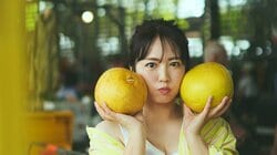 “グラビアレジェンド”磯山さやか、過去最高の“輝き”を収めたデビュー25周年写真集が10月22日発売 先行カット公開