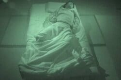 「寝ると必ずパンツを脱ぐ」無意識の奇行を証明せよ！疑う友人たちと“髪”を賭けたモニタリング