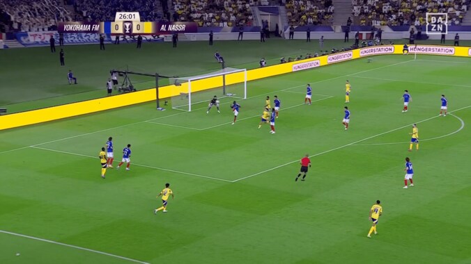 「実質オウンゴール」横浜DFの“衝撃クリアミス” にSNS騒然！「ショッキングな失点」「試合が壊れた」「デンの守備はどうにかならんのか…」先制点献上の瞬間【ACLE】 2枚目