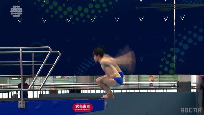 「ヤバい」「すげえ」日本代表も笑うしかない！中国ペアが“奇跡のシンクロ”＆圧巻ノースプラッシュ！国の威信をかけた超人演技に会場大喝采 3枚目
