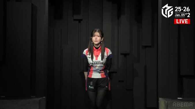 キラキラピアスも映える高宮まりの圧巻ボディ