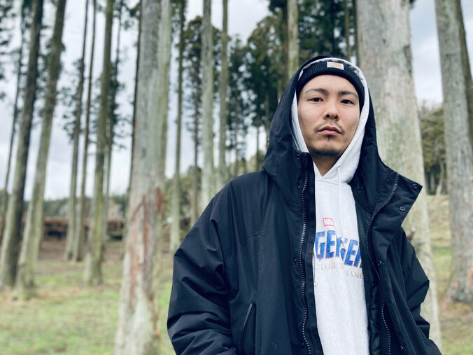 MILES WORDとのユニット、BLAHRMYとしての活動でも知られるMoss Villageが生んだ生粋のリリシスト、SHEEF THE 3RDがBLAHRMYの2ndアルバムから間髪入れずにソロEP『Piece is. EP』をリリース！先行曲