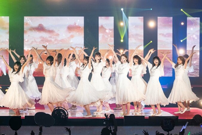 齋藤飛鳥が麦わら帽子を投げ込む！ 乃木坂46「ガルアワ」ランウェイに大声援 20枚目