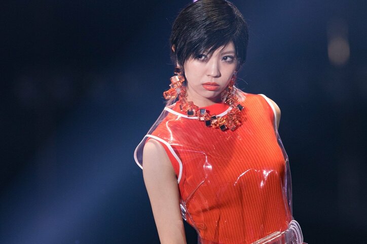 欅坂46が背中ざっくりセクシーに、個性全開アーティスティックに魅せた「TGC」ランウェイ