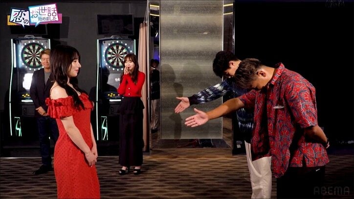 指原「最近みた人類で一番可愛い」絶賛の22歳ハーフ美女、肌見せワンピで合コン登場! K-1王者とモゾモゾ密着