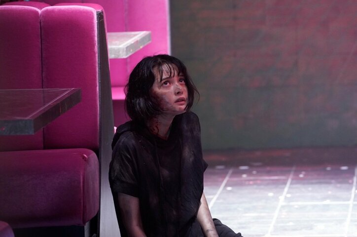 玉城ティナに便器を「舐めろ」 藤原竜也 史上“最狂”の演技を見せる!?映画『Diner ダイナー』よりキャラクター動画到着