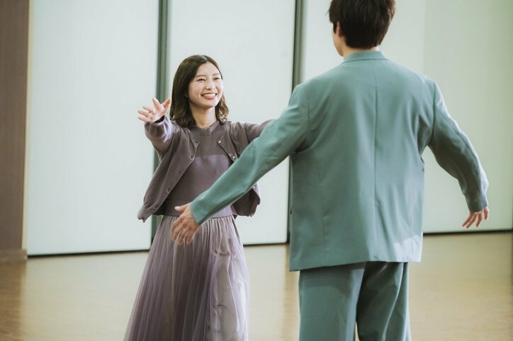 白石麻衣似女優、イケメン俳優に告白され思わず…キュン行動に谷まりあら「可愛いいい」「本当にお似合い」と大興奮