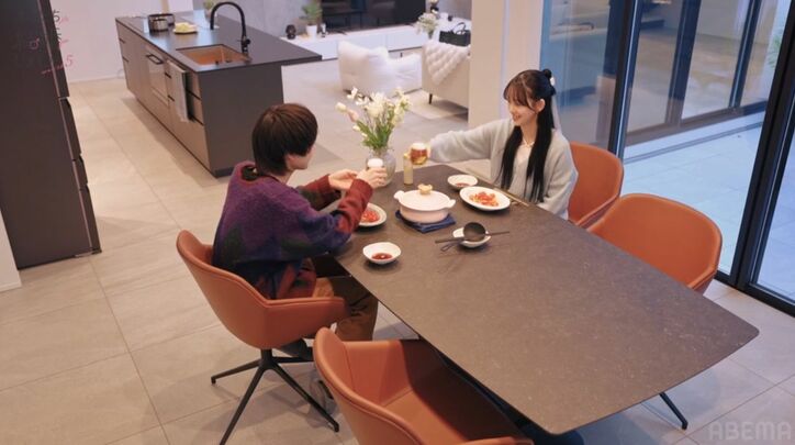 堀未央奈、結婚生活初日に6歳年下夫から「あーん」新居でお手製パスタとビールで乾杯