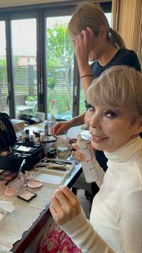 研ナオコ『メイクしてもらいました』