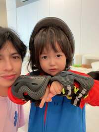 アレクサンダー『カゲトラお兄ちゃんのお下がりの洋服』