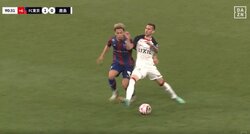 「ファウルは厳しいだろ」顔に手を当てられたのにファウル→FK？1点で結果が変わる後半ATに起きた転倒シーンが物議「これは難しい」