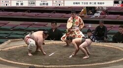 15歳の小兵力士、89キロ重たい相手を一瞬の技で翻弄「なにした？」「うまい！」「技能派か」驚きの声