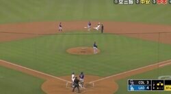 あきらめるしかない… 大谷翔平は「宇宙人」 相手捕手が“呆然&フリーズ”… 余裕すぎる“爆速盗塁”に「打席が得点圏」