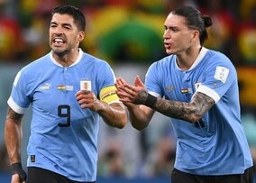 「ウルグアイの皆さん、ごめんなさい」衝撃の敗退から数日…“後継者”ヌニェスの謝罪にスアレスがエール「必ず…」【W杯】