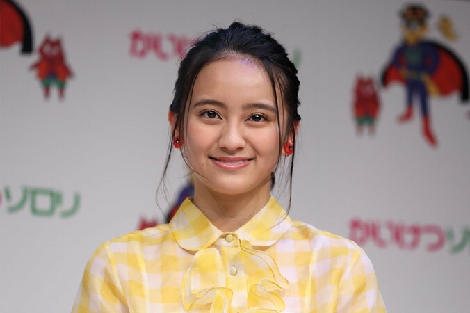 岡田結実、幼少期に兄・隆之介と撮ったキュートな“初ディズニー”写真を公開 1枚目