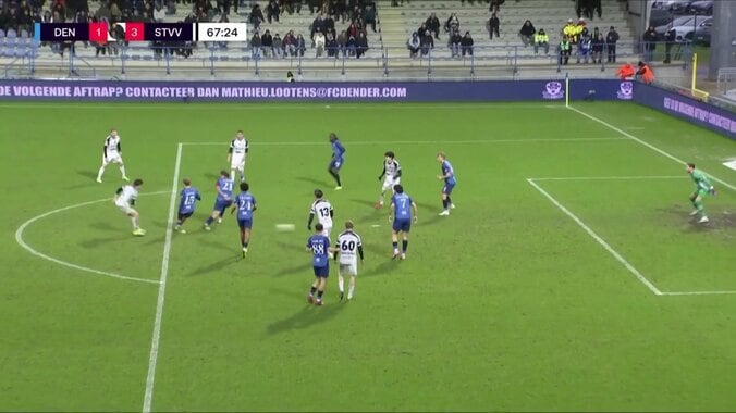 【映像】逆を突く股抜きシュート