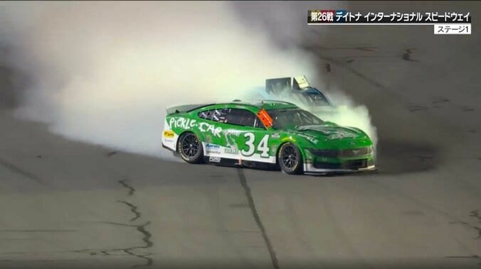 「おまえ何周目だと思ってるんだ！」 抜けてないのに左へ…大クラッシュ招いた物議を醸す“動き”に解説者苦言「クリアと言わないと」 3枚目