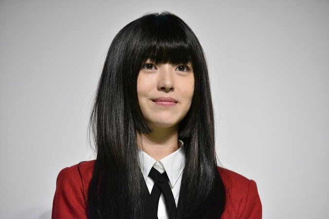 浜辺美波、『賭ケグルイ』続編制作決定をポロリ　森川葵にツッコまれ悶絶「言いたくて言いたくて」 1枚目