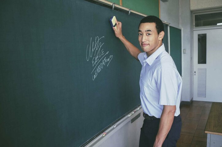 関口メンディー、居心地悪さを感じた子ども時代 小2で出会った恩師が教えてくれたこと『覆面D』インタビュー