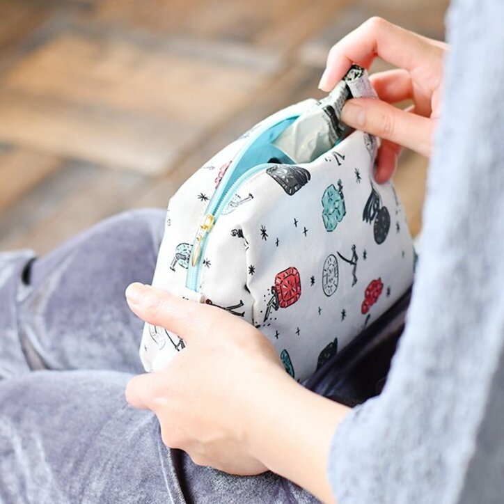 TVアニメ『宝石の国』イラストレーター鬼頭祈とのコラボグッズを発売 日本画の技法を活かした柄ワンピほか全5アイテムが登場