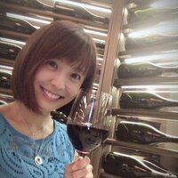 小林麻耶さん、ブログで婚約指輪を公開しコスプレでカラオケしたことも明かす