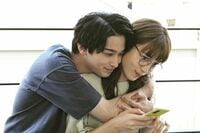 横浜流星＆川口春奈の“バックハグ”シーンに反響続々 「ずっと2人が一緒に笑っていられますように」