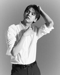 片寄涼太、モノクロの“イケメンショット”が話題に「心臓撃ち抜かれました」「かっこよすぎ」