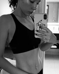 仲里依紗、引き締まった健康的ボディに反響「美しくてカッコいいです」