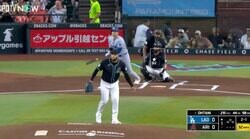 球場騒然… 大谷翔平に「ドン引き」 相手野手が止まる… 189キロ“弾丸ライナー”が爆速通過で「動いてもムダ」