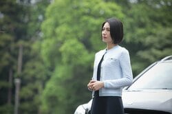 「土下座がめっちゃ綺麗！」松下奈緒、小雪に清々しいほどのガチ土下座！金の延べ棒を贈る賄賂も「欲しいものは人を押しのけてもとりにいく」精神にSNS衝撃　ドラマ『スカイキャッスル』