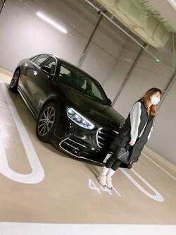  渡辺美奈代の夫「メルセデスベンツSクラス」代車と妻の姿を公開