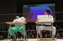 決まり手は「石井館長」 青木真也、大喜利でササダンゴ・マシンに勝利