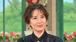 鈴木砂羽、『相棒』杉下右京の顔が編まれたセーターで水谷豊とツーショット「薫ちゃんバージョンもあるんです」