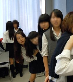 役満ボディ岡田紗佳、女子高生時代の貴重ショット公開 ファン驚き「この完成具合」「やっぱ美人さん」「この頃から可愛いかよ」