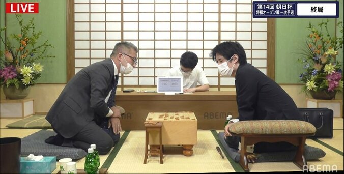 佐々木勇気七段が飯塚祐紀七段に勝利 息詰まる終盤制し初戦突破／将棋・朝日杯 1枚目