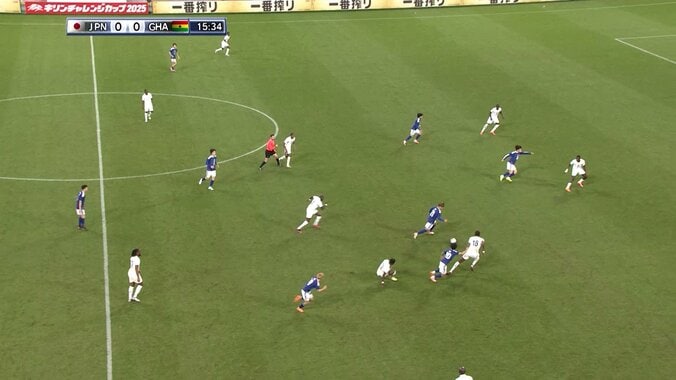 感嘆！久保建英の“隠れスーパープレー”「1.5秒のタメ＆メッセージ付きパス」で佐野海舟に信号 先制点演出の一部始終 3枚目