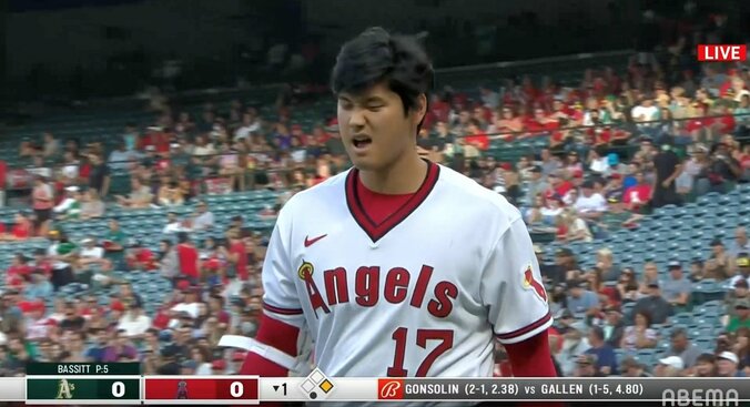 大谷翔平が「あぁー！」 第1打席は苦手投手に９つ目の三振を喫して悔しがる 1枚目