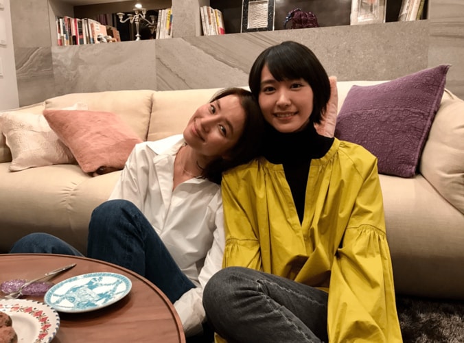 新垣結衣＆石田ゆり子のラブラブショットにファン大興奮「最高の伯母と姪」　　 1枚目