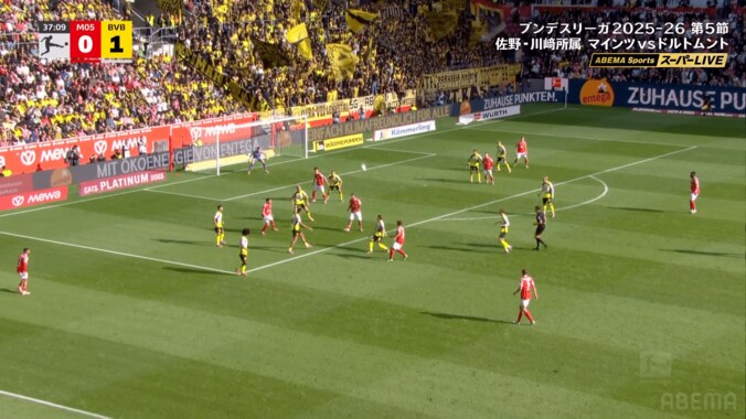 「馬力が違う…」佐野海舟の絶品パスカット→強靭デュエルに騒然！「人間ですか？」「すぐプレミアに行け」ドルトムント相手に躍動した瞬間 2枚目