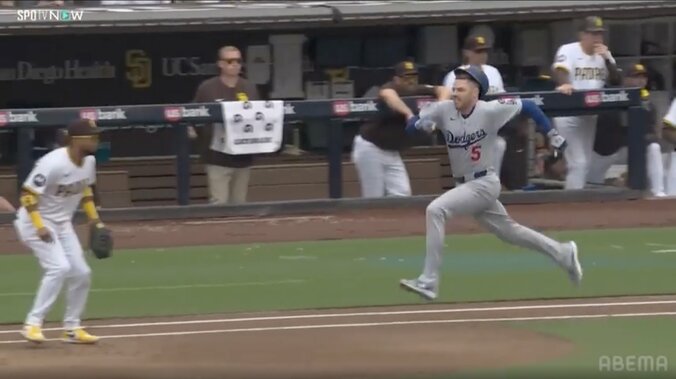 ヘルメットが脱げかける