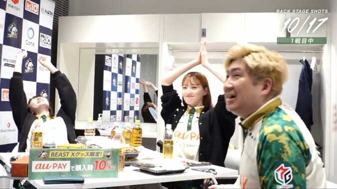 左右に滑らか 中田花奈の“首アイソレ”