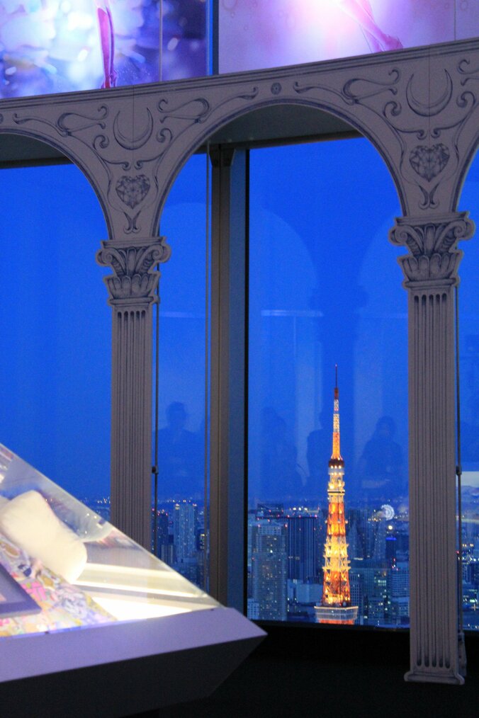 若槻千夏、全力で「月にかわっておしおきよ！」　セーラームーン展の見どころ解説 2枚目