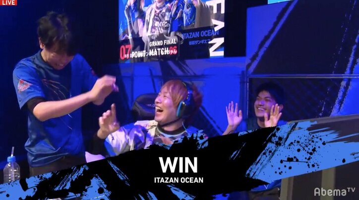 板橋ザンギエフ、栄光のスクリューパイルドライバーでRAGE2連覇! 仲間も感極まり涙/ストリートファイターリーグ powered by RAGE