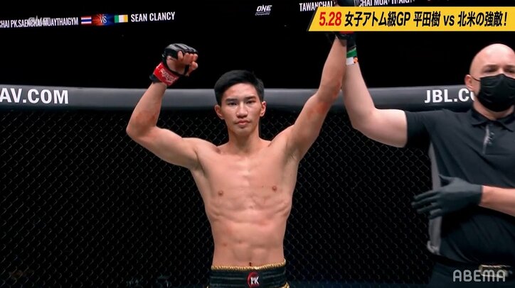 「鮮烈より“戦慄”だ！」実況驚き アゴ先を打ち抜く“左ハイ”に「漫画みたいな蹴り」視聴者騒然