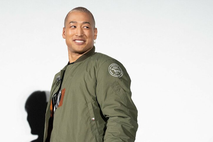 片寄涼太&橋本環奈の舞台挨拶にGENERATIONSがサプライズ登場!ファンも大喜び 映画『午前0時、キスしに来てよ』