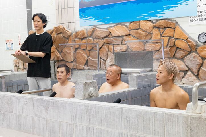 「元祖 英語禁止ボウリング」2年ぶりに復活！特番『鶴瓶＆ナイナイのちょっとあぶないお正月』配信決定